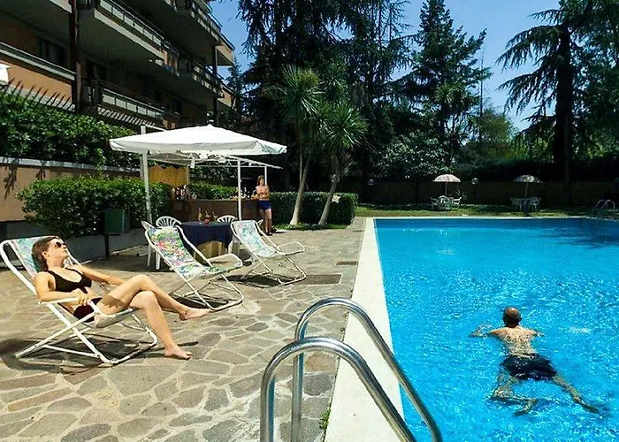 Hotel Park Blanc Et Noir 3*