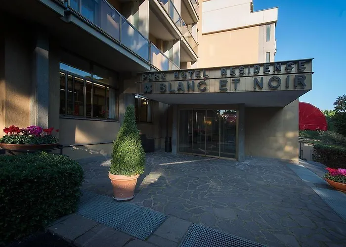 Hotel Park Blanc Et Noir